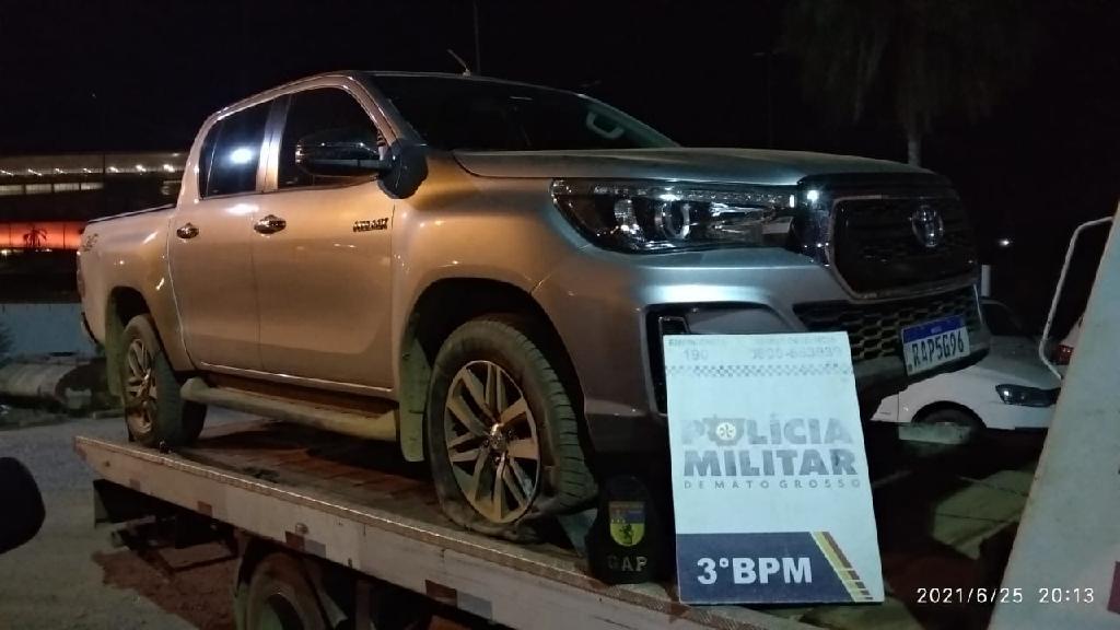 pm recupera hilux roubada no inicio do mes em varzea grande