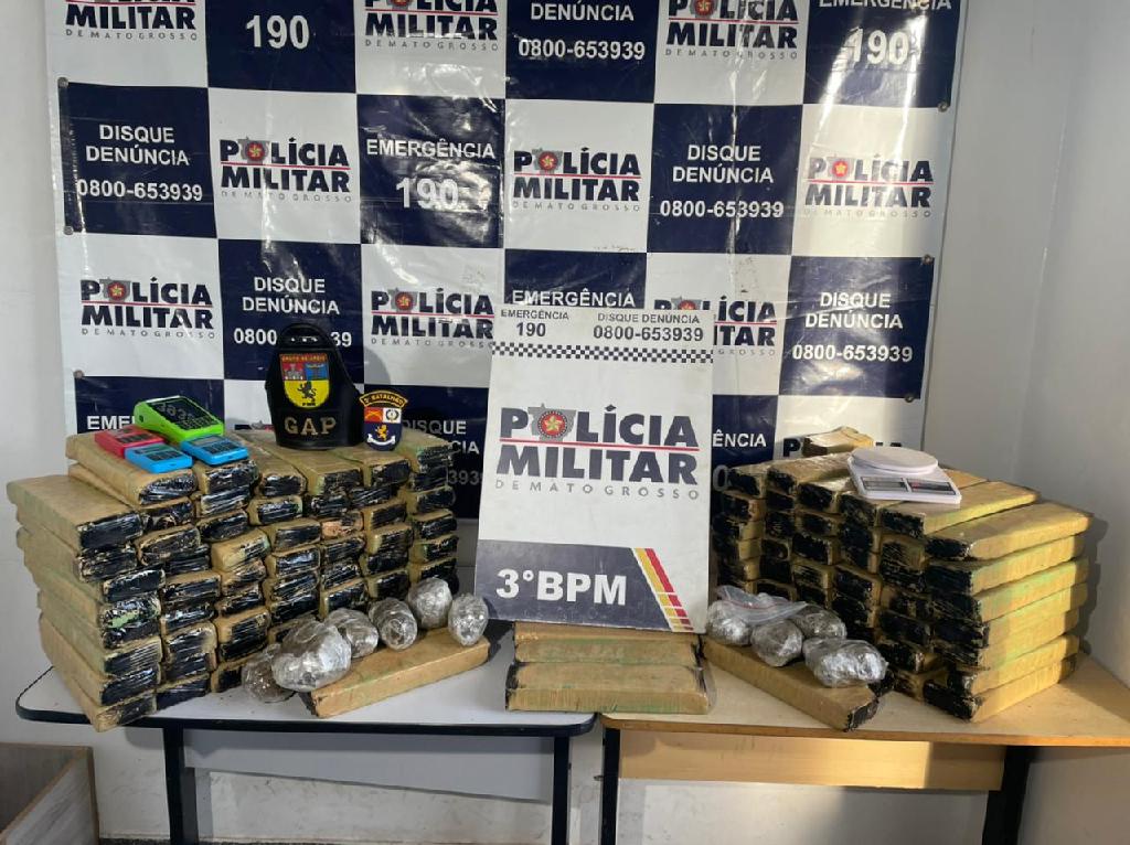 policiais do 3 º batalhao prendem suspeito com 100 quilos de maconha no jardim brasil