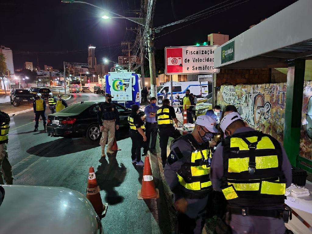 quatro pessoas sao presas por embriaguez ao volante