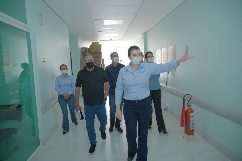 vice governador e secretario de saude de mato grosso visitam instalacoes hospitalares de lucas do rio verde