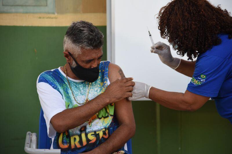 prefeitura vacina populacao em situacao de rua acolhida nos albergues municipais