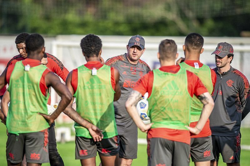 Rogério Ceni se vê sem respaldo e pressionado a pedir demissão do comando do Flamengo 2 51298965441 27332b8e63 c