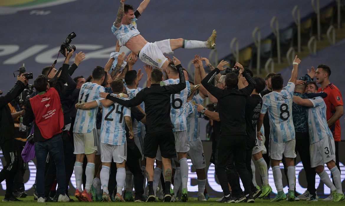 argentina vence brasil na copa america e quebra jejum de titulos