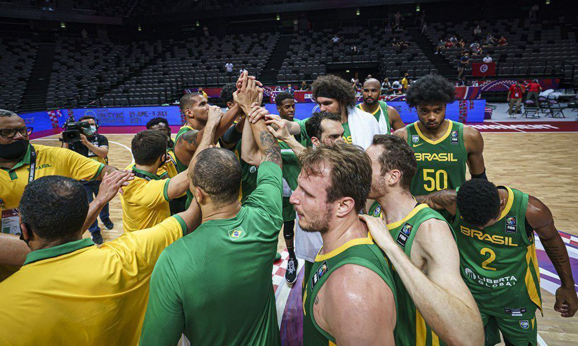 brasil disputa vaga na final do pre olimpico de basquete neste sabado