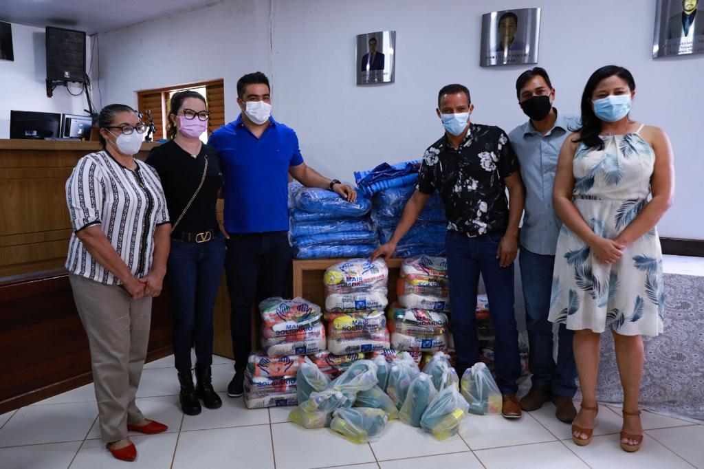 chapada dos guimaraes recebe mil cestas basicas e mil cobertores do governo do estado