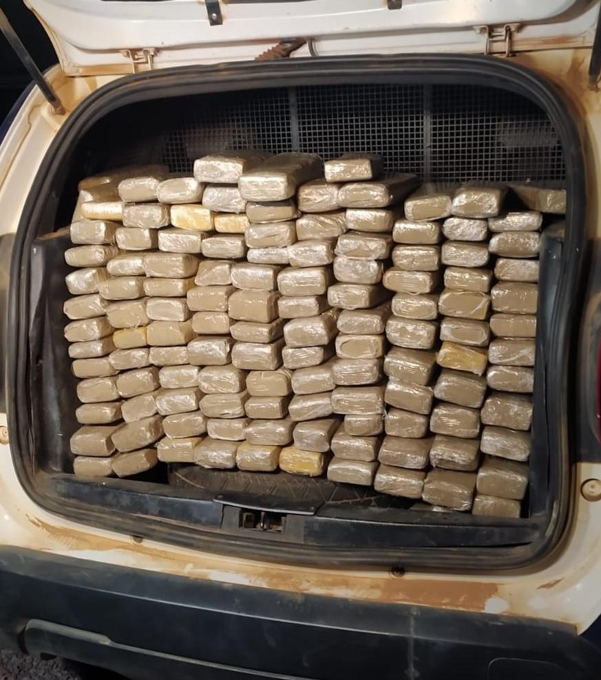 policia militar apreende mais 250 kg de drogas e prende quatro pessoas por trafico em mt