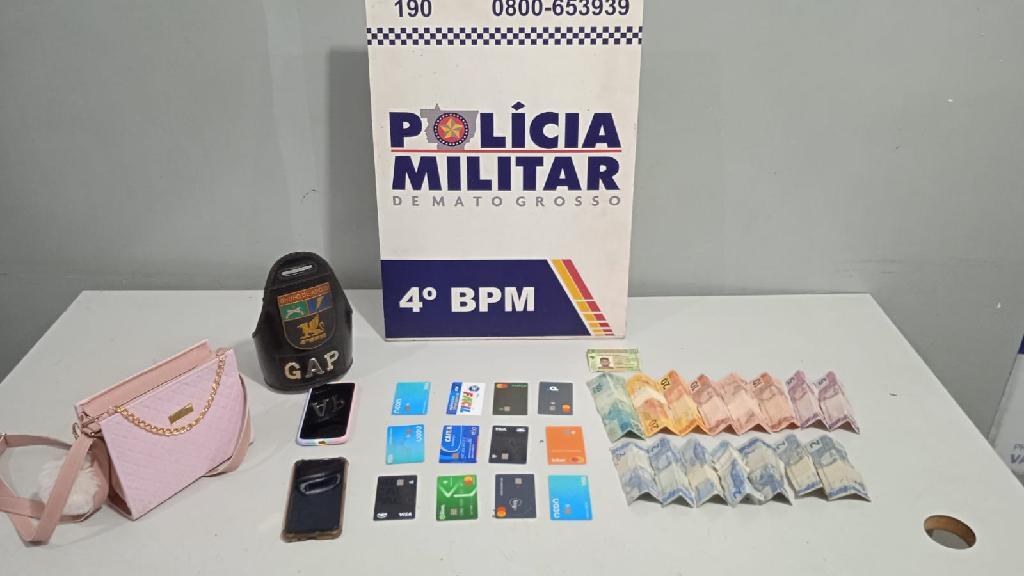 policiais detem casal envolvido em golpe e apreendem 12 cartoes bancarios em varzea grande