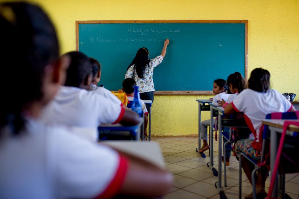 programa do governo de mt para alfabetizar criancas ate o 2º ano do ensino fundamental e aprovado na almt