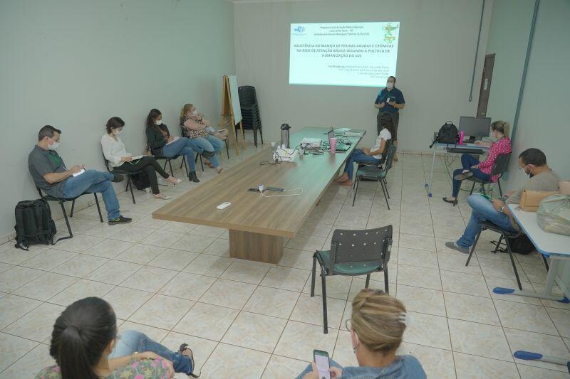 programa escola de saude realiza capacitacao com profissionais de enfermagem