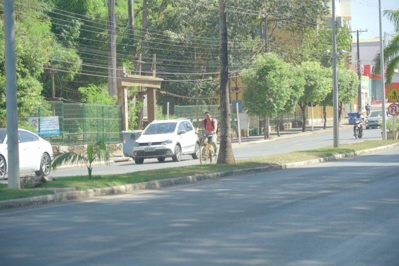 secretaria de seguranca e transito orienta motoristas sobre ultrapassagem de ciclistas