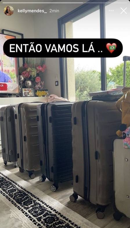 Esposa de Thiago Mendes posta fotos viajando ao Brasil e agita torcida do Flamengo 2 xmalas esposa thiago