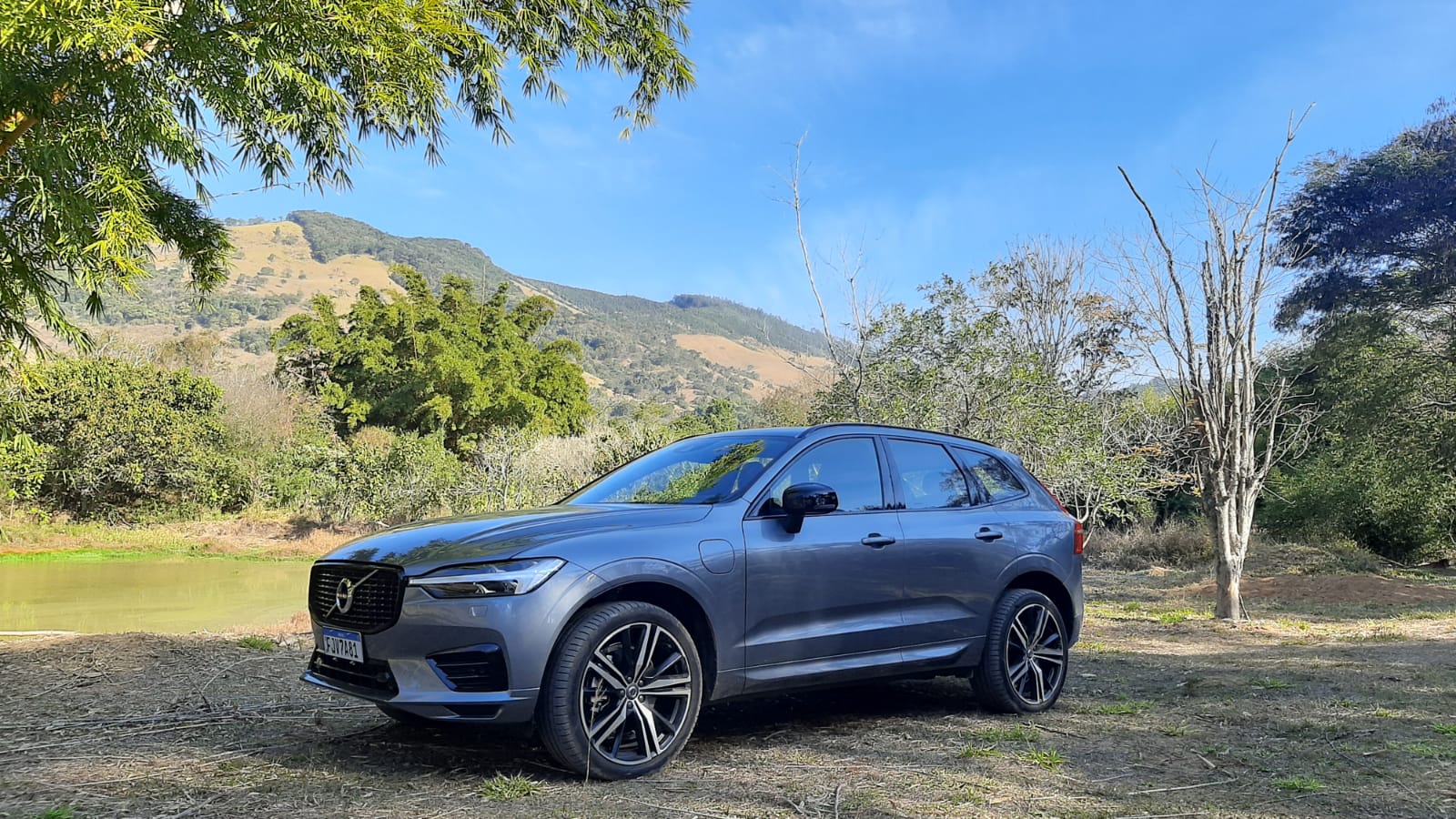 Volvo XC60 Recharge é o SUV que combina com qualquer garagem