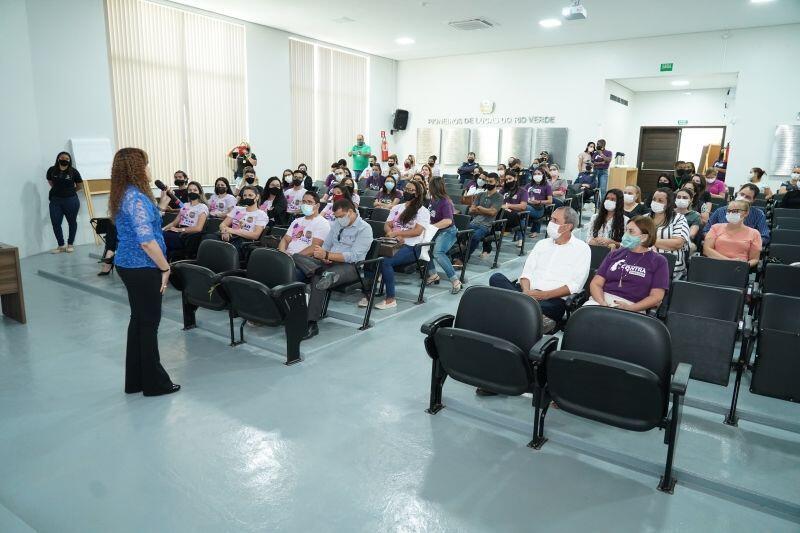 agosto lilas capacitacao aborda metodos de combate e prevencao a violencia domestica