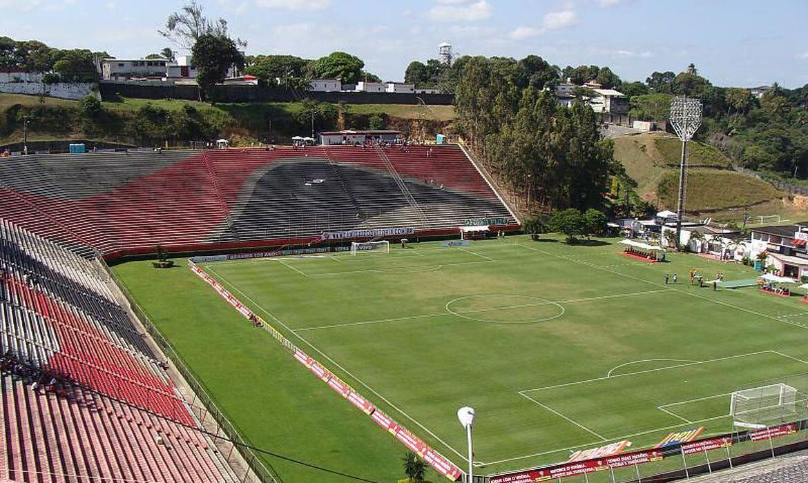 apos eliminacoes na copa do brasil vitoria e vasco duelam na serie b