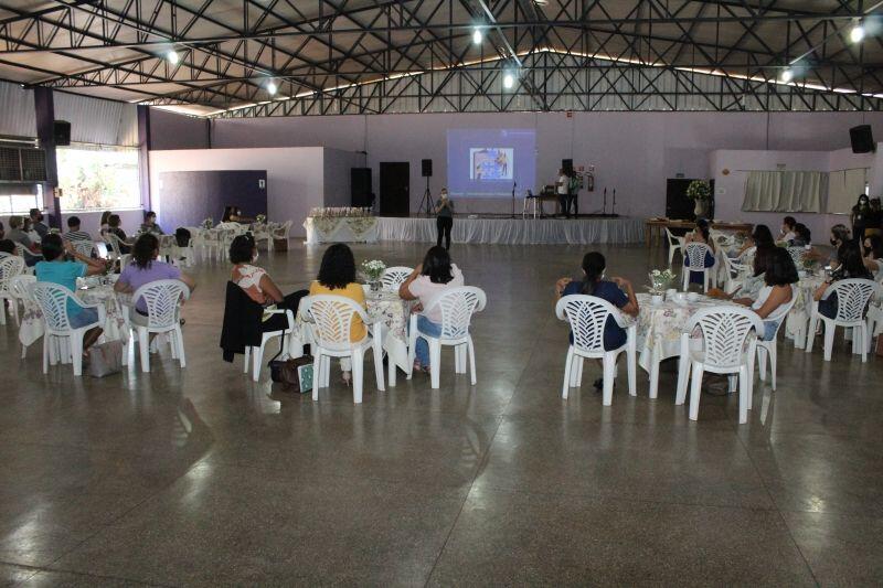 coordenadores avaliam gestao das escolas municipais durante encontro