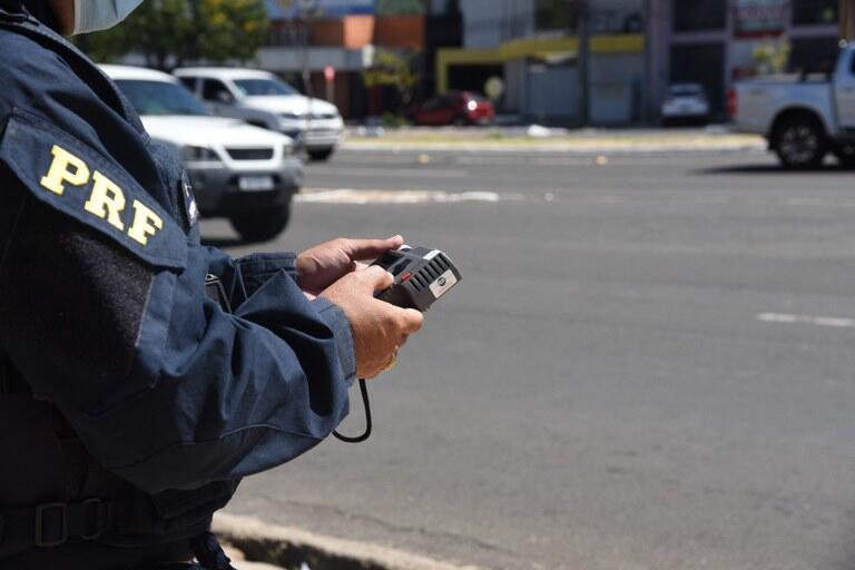 inhuma pi condutor e preso pela prf na br 316 apos ser detectado o indice de embriaguez 19 vezes maior que o permitido