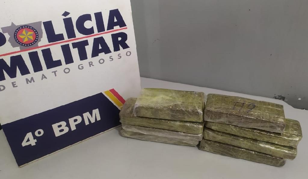 pm e acionada e encontra tabletes de maconha dentro de mala em varzea grande