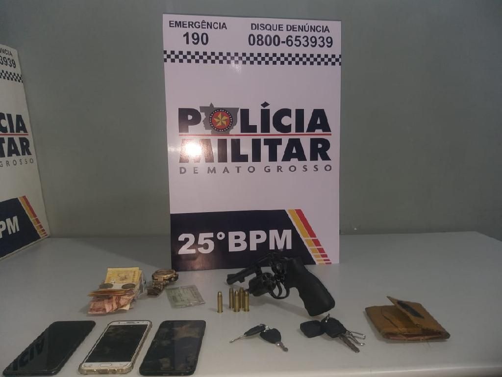 pm recupera veiculo prende envolvidos e encontra revolver em matagal