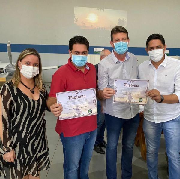 prefeito vice e secretarios recebem diploma de amigo do ciopaer de sorriso”