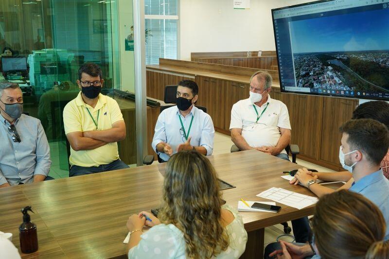 prefeitura se reune com diretoria do bairro centro para dialogar sobre novo terminal de integracao