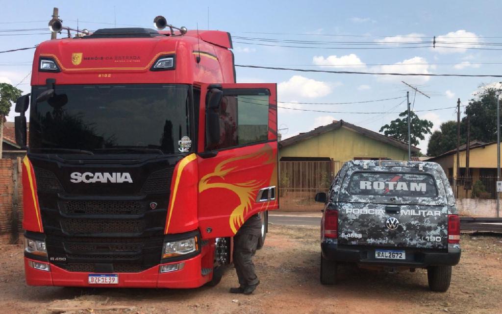 rotam recupera carreta no bairro marajoara