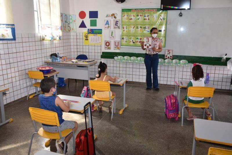 estudantes da rede publica municipal de cuiaba retornam as salas de aula