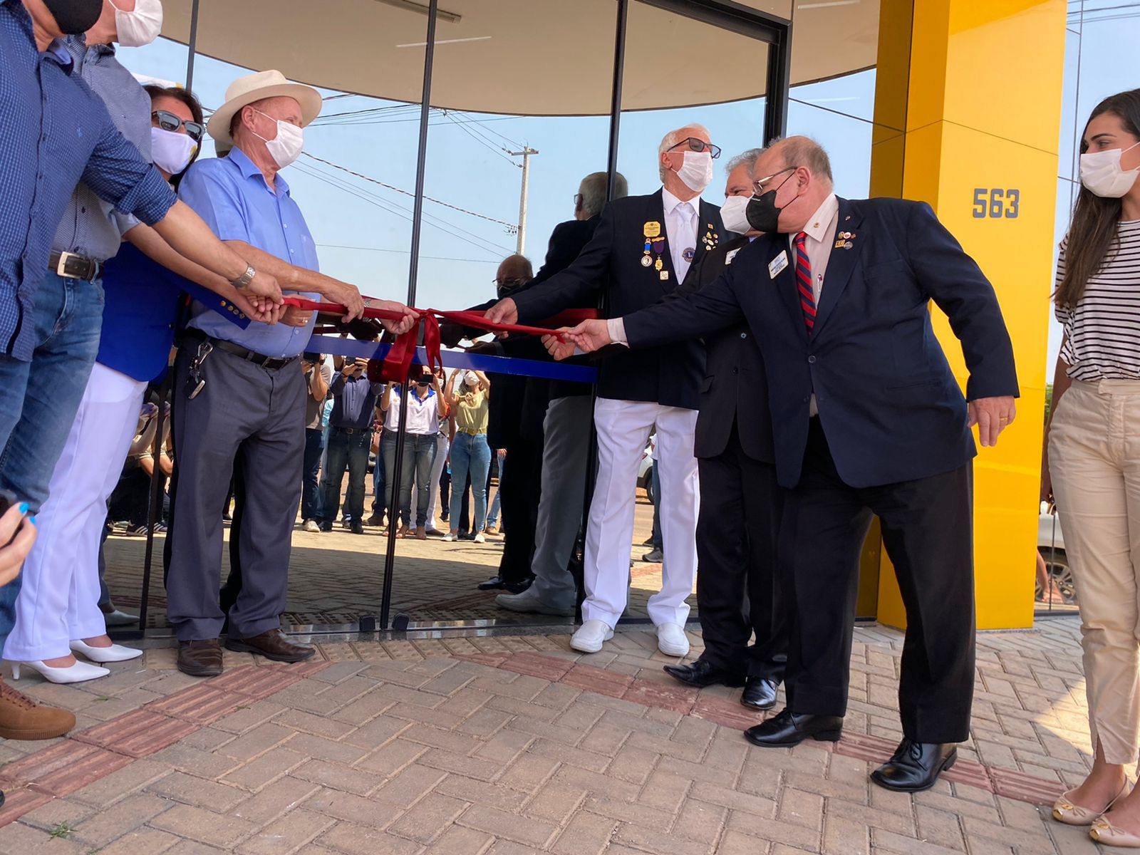 dorner participa da inauguracao do hospital da visao e se diz grande incentivador da saude publica