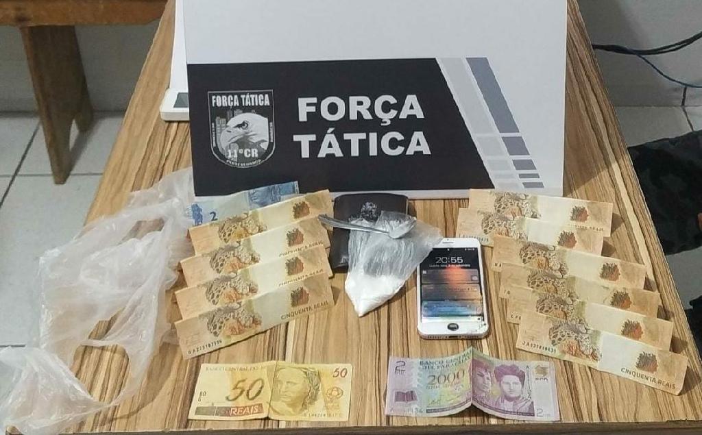 forca tatica flagra suspeitos com cocaina 2 mil guaranis e cedula falsa