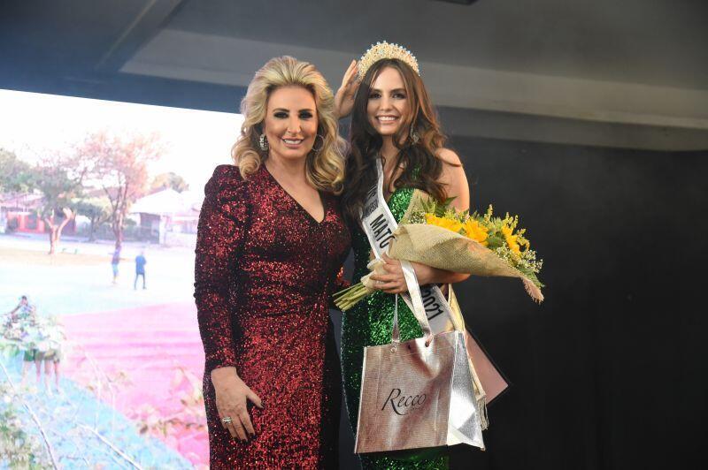 miss cuiaba vence titulo estadual de beleza e se compromete a apoiar acoes do programa siminina