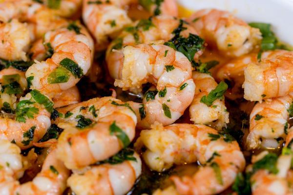 Como fazer camarões com molho de soja