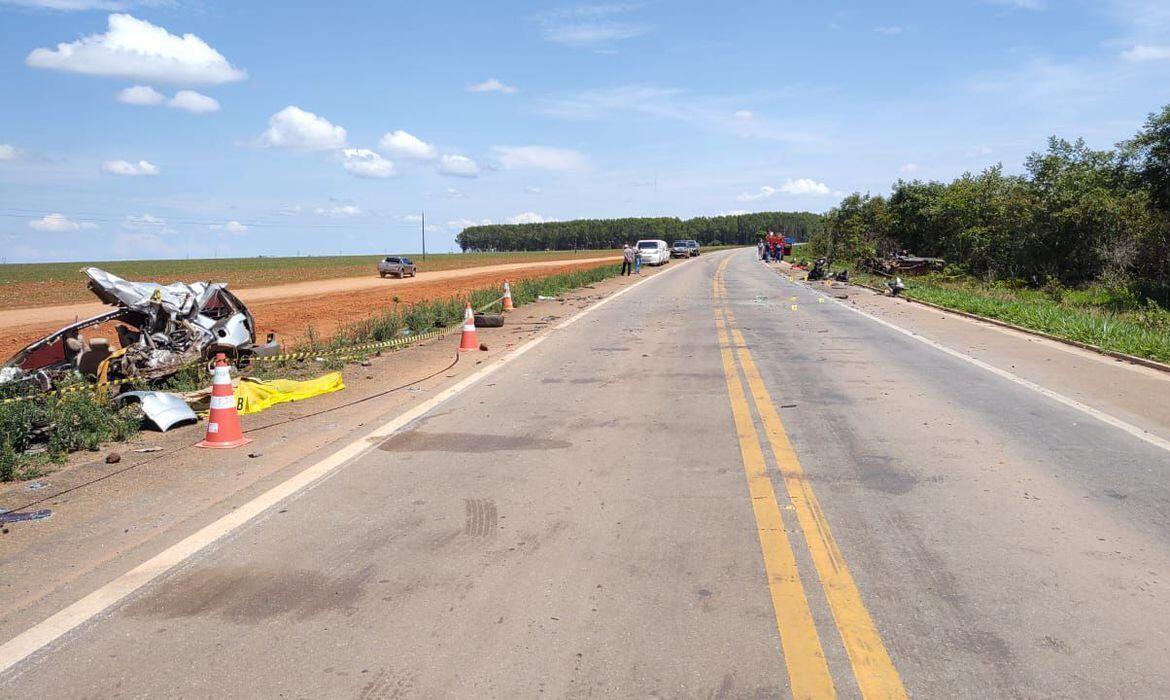 acidente entre ambulancia e caminhonete deixa 13 mortos em mato grosso