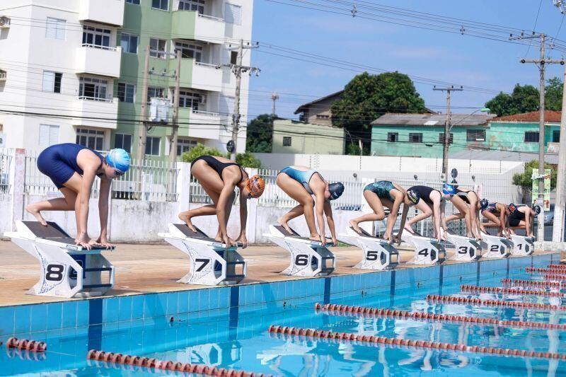 atletas luverdenses representaram o municipio nos jogos escolares e estudantis