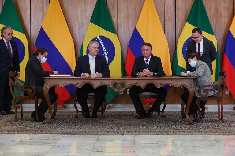 firmado acordo para melhorar cooperacao tecnica na agropecuaria entre brasil e colombia