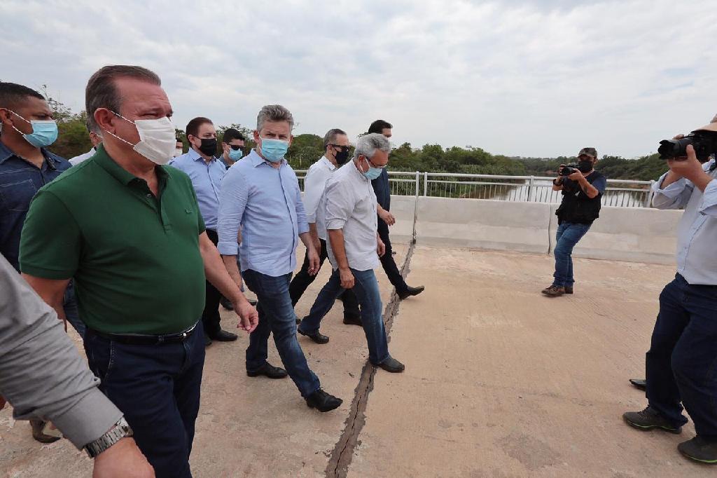 governador vistoria obras de nova ponte sobre o rio vermelho e de implantacao de avenida em rondonopolis