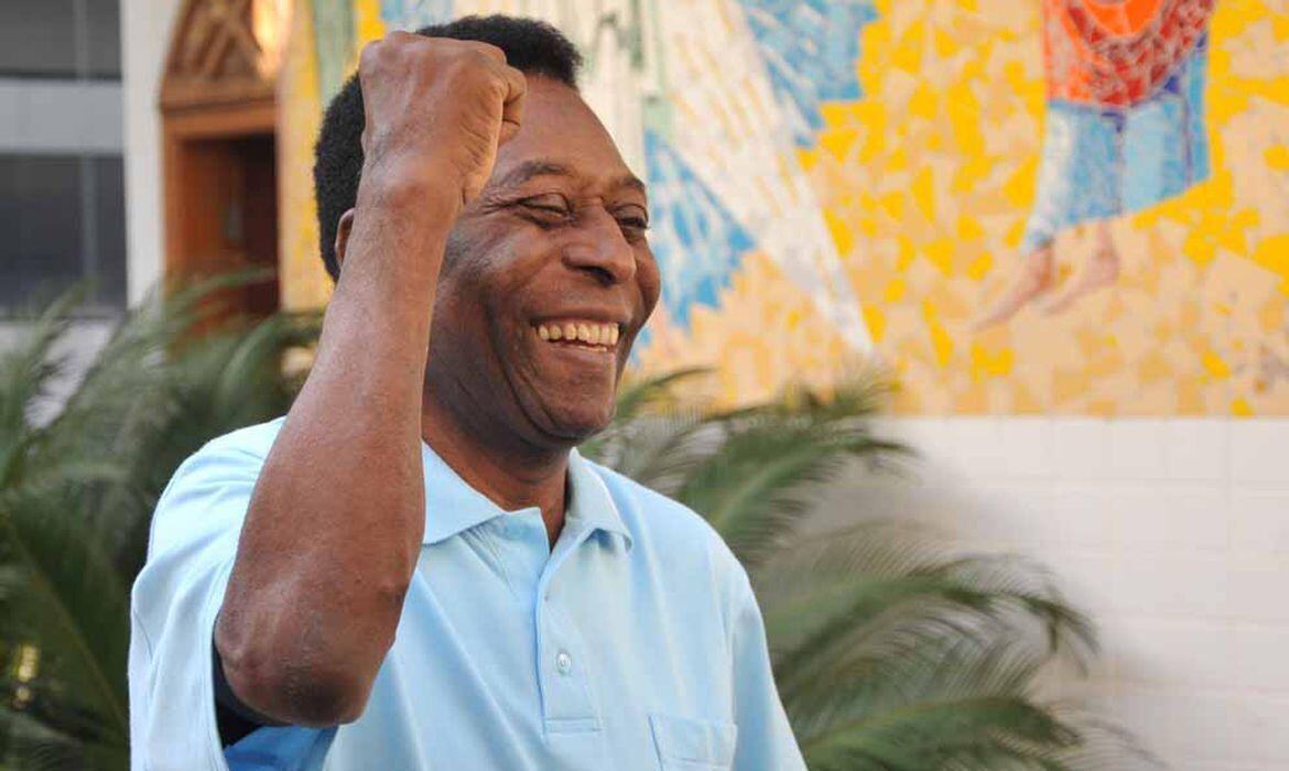 pele agradece carinho e diz estar mais jovem ao completar 81 anos