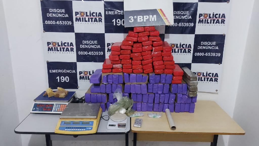 pm prende homem com 125 kg de maconha e pedras de cocaina