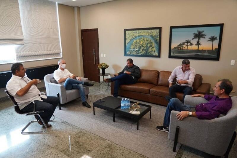 prefeito de municipio paraense visita lucas do rio verde para conhecer o modelo de gestao da cidade