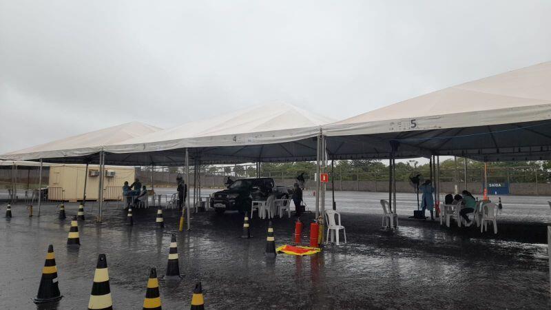 devido a chuva polo sesi papa suspende vacinacao na tarde desta sexta feira 19 veja quais polos procurar