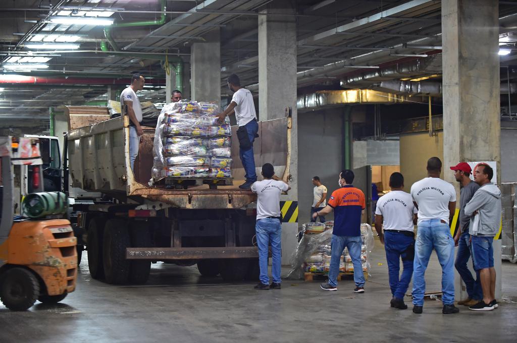 municipios do interior de mato grosso recebem 83 4 mil cestas basicas
