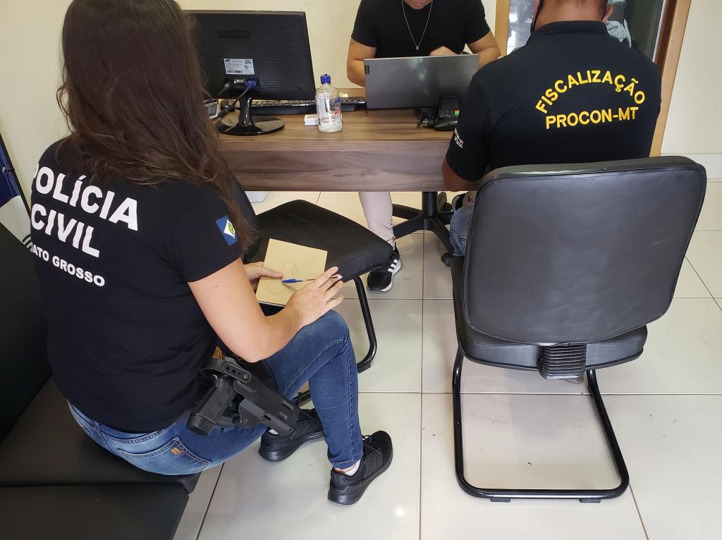 policia civil e procon fiscalizam vendas de chacaras irregulares no coxipo do ouro