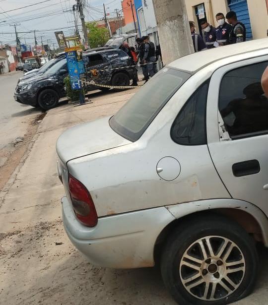 policia militar prende dois homens com carro roubado na capital