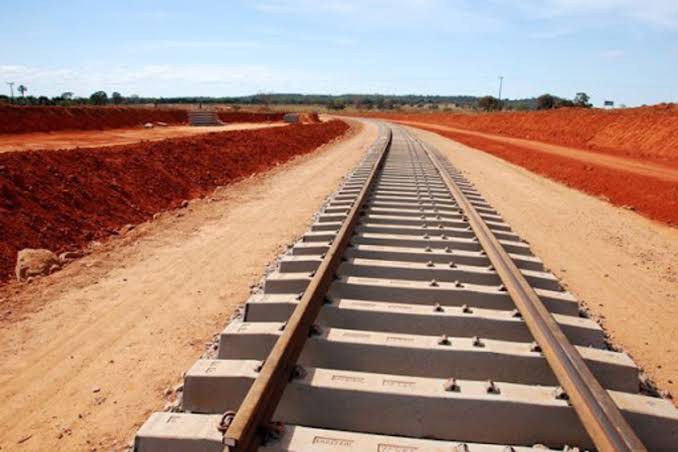 ferrovia trilhos construcao