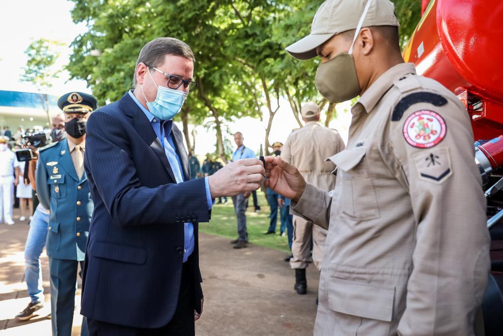 governo investe r 10 milhoes na entrega da nova frota de viaturas ao corpo de bombeiros militar de mato grosso