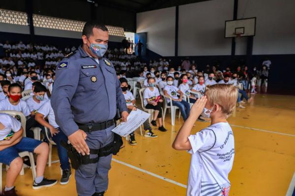 proerd forma 540 alunos em sorriso