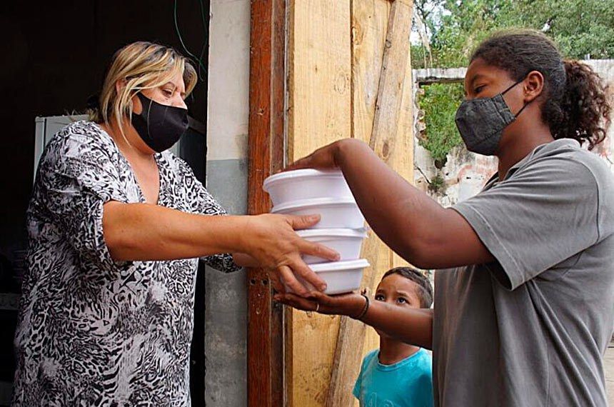 programas auxilio brasil e alimenta brasil sao sancionados com vetos