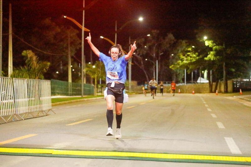 prova noturna marca a ultima etapa do circuito 4 estacoes de corrida de rua