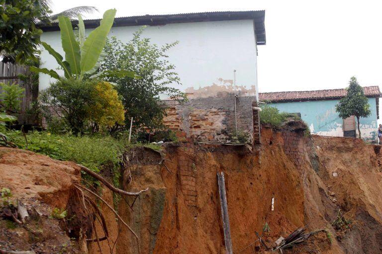 sancionada com vetos lei que permite edificacoes as margens de rios e lagos em area urbana