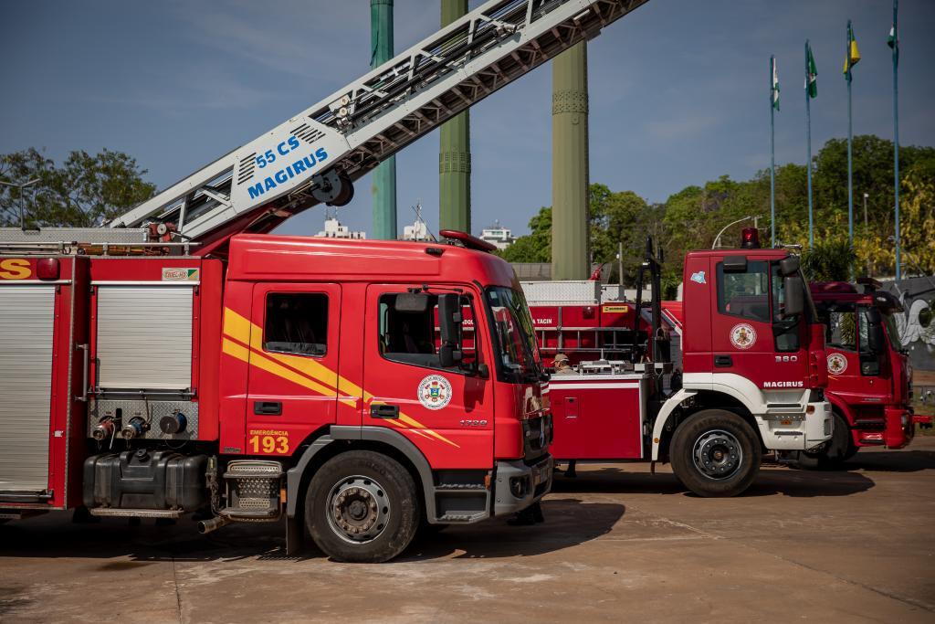 sugestao de pauta governo do estado entrega 17 novas viaturas para o corpo de bombeiros de mt