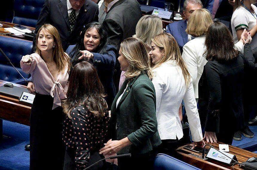 bancada feminina quer derrubar veto sobre absorventes e garantir mais protecao a mulher