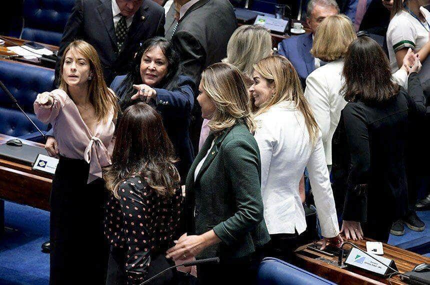 bancada feminina quer derrubar veto sobre absorventes e garantir mais protecao a mulher